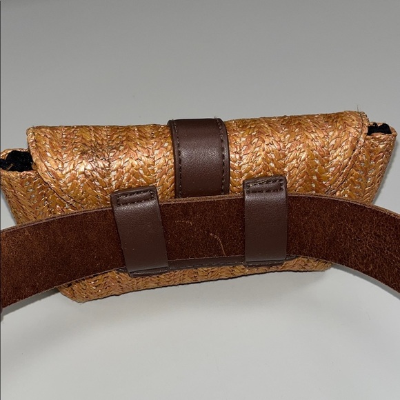 Source Unknown Tan and Brown Belt Bag SZ S-M